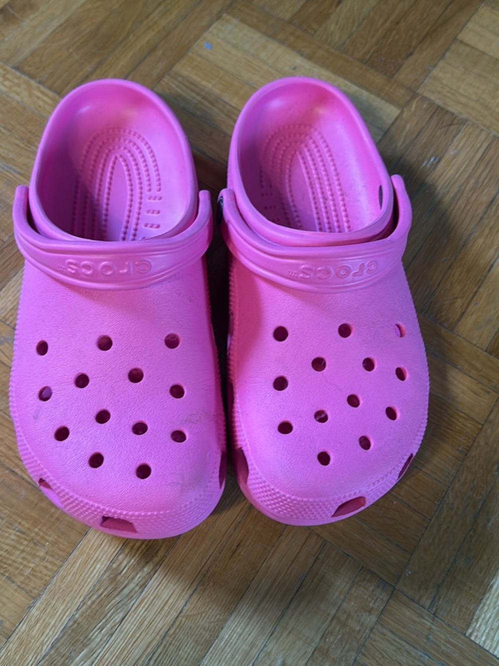 CROCS Classic Clog - Bright Pink